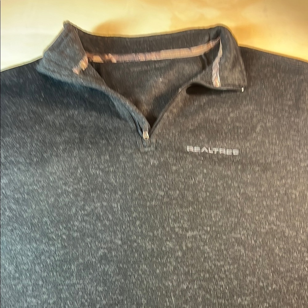 Realtree Men's Charcoal 1/4 zip Sweater